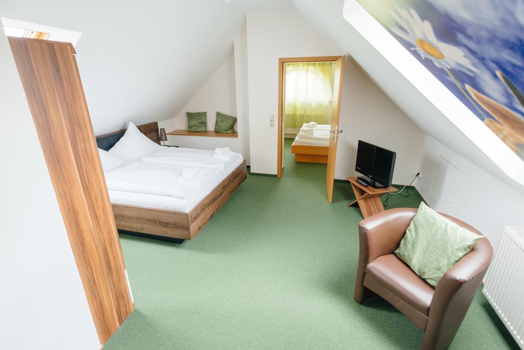 Hotel Rhoenhof Хюнфельд Экстерьер фото