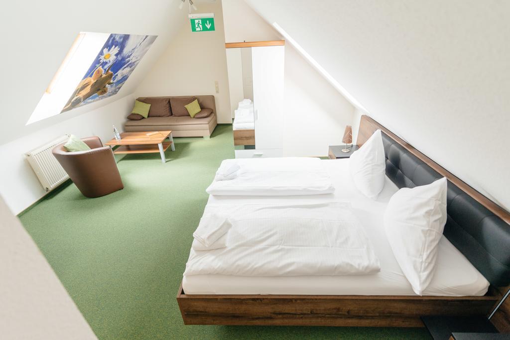 Hotel Rhoenhof Хюнфельд Экстерьер фото