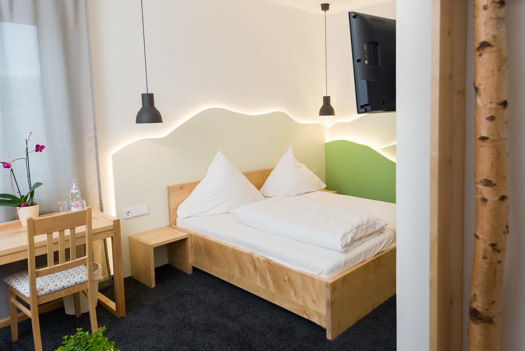 Hotel Rhoenhof Хюнфельд Экстерьер фото