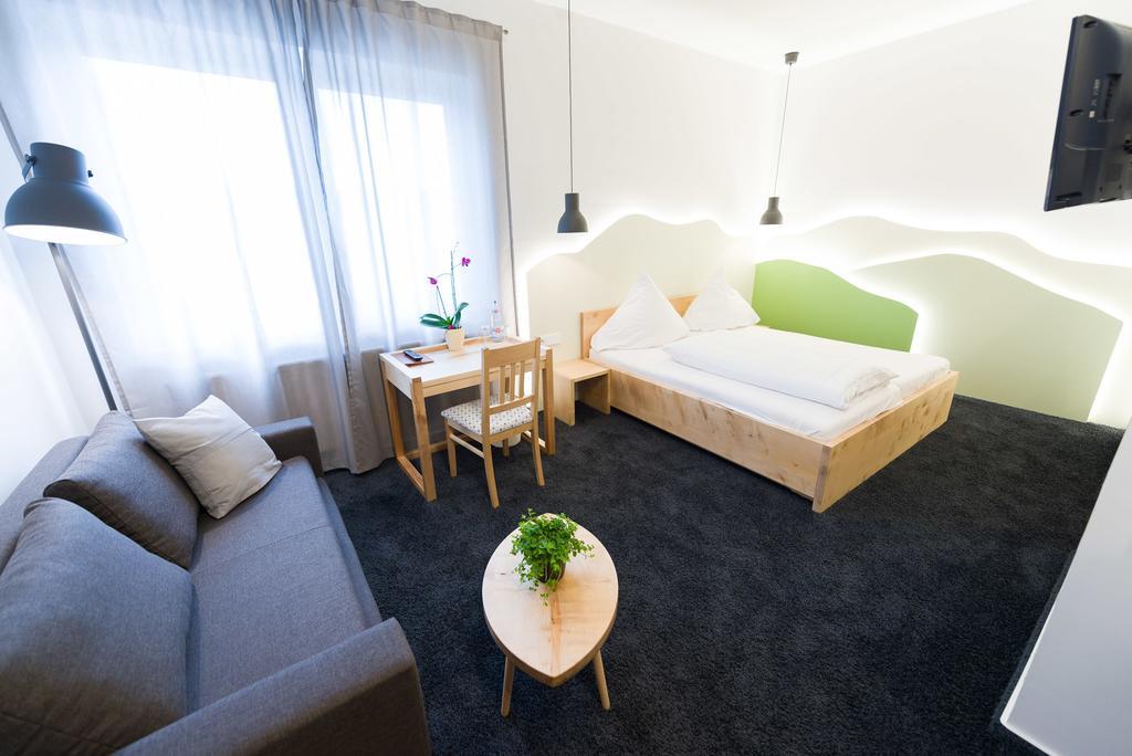 Hotel Rhoenhof Хюнфельд Экстерьер фото