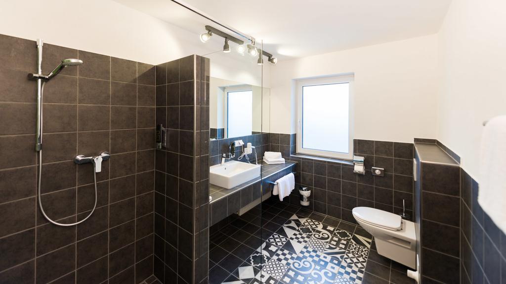 Hotel Rhoenhof Хюнфельд Экстерьер фото