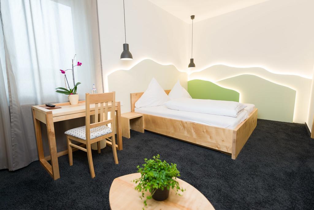 Hotel Rhoenhof Хюнфельд Экстерьер фото