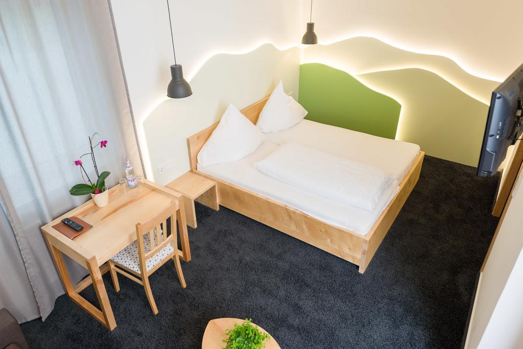 Hotel Rhoenhof Хюнфельд Экстерьер фото