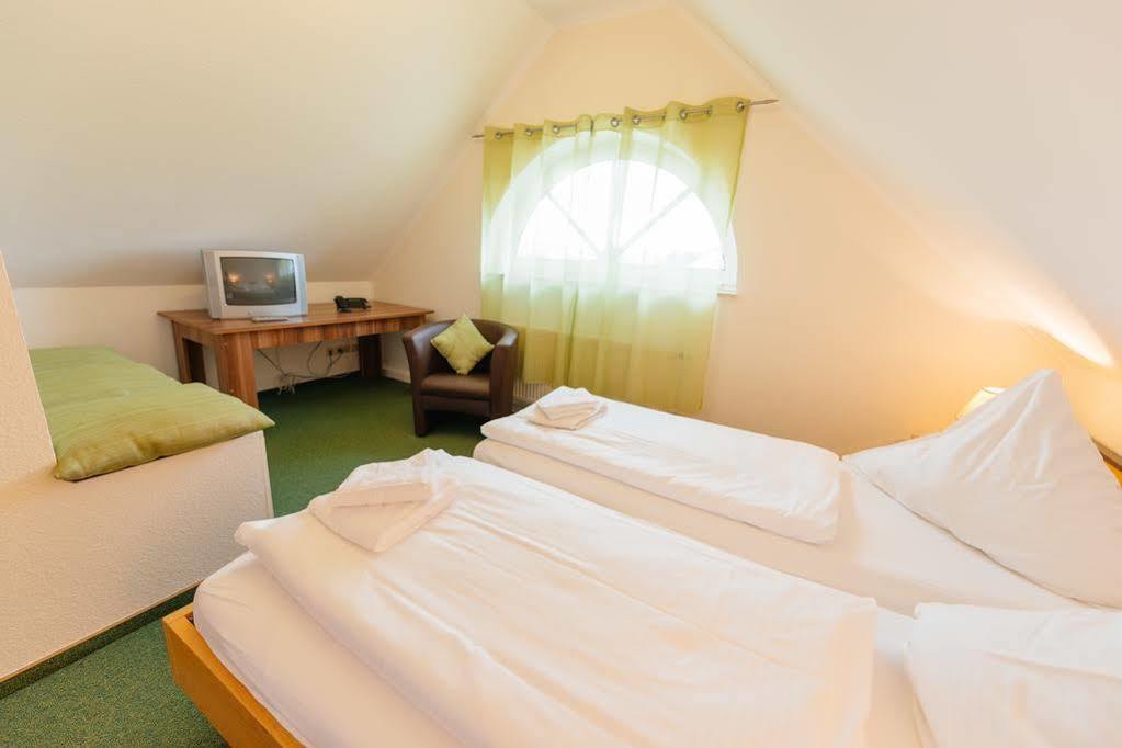 Hotel Rhoenhof Хюнфельд Экстерьер фото