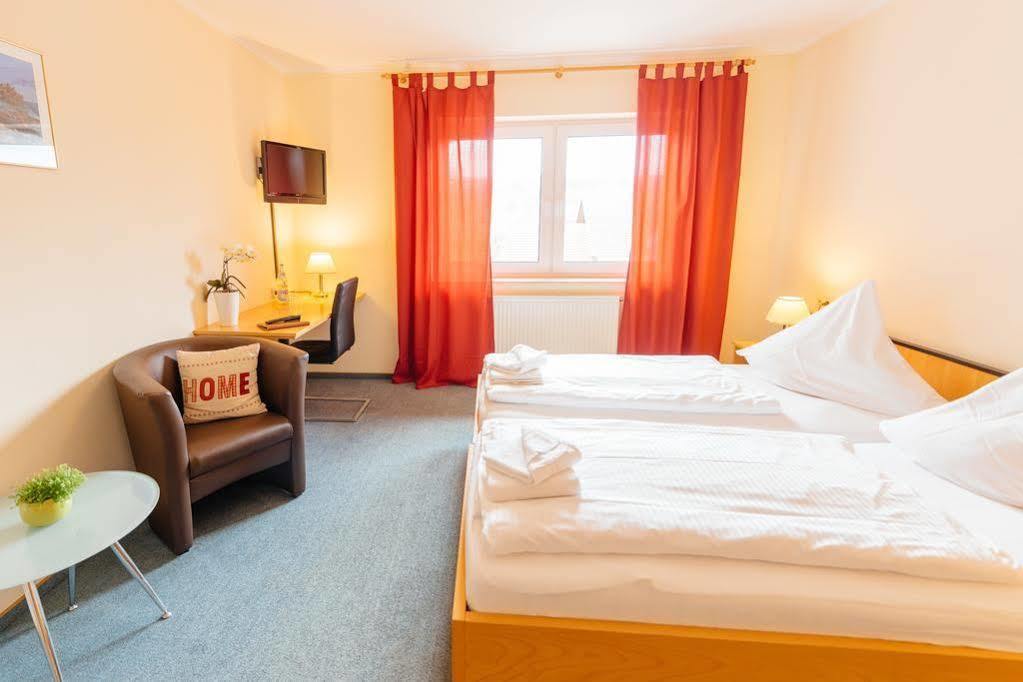 Hotel Rhoenhof Хюнфельд Экстерьер фото